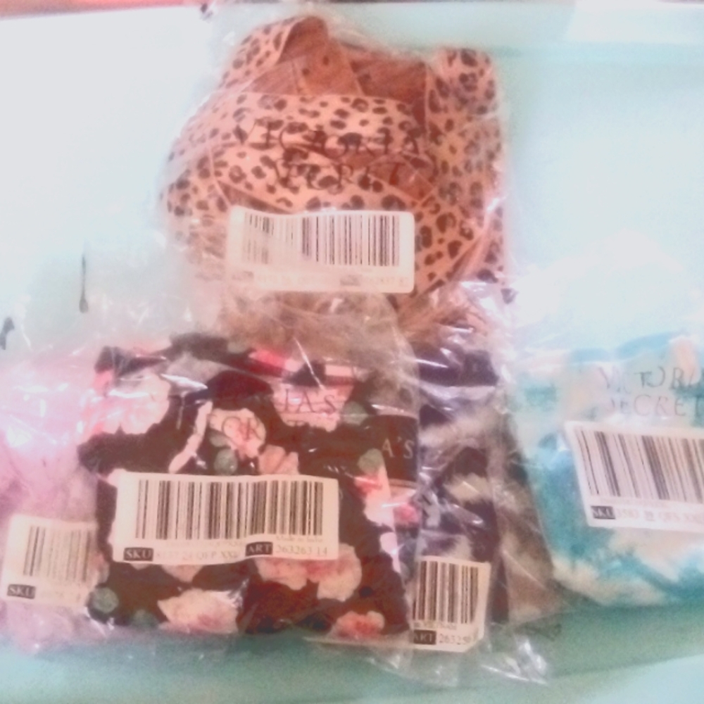 [NWT] Victoria's secret Bra and panties.